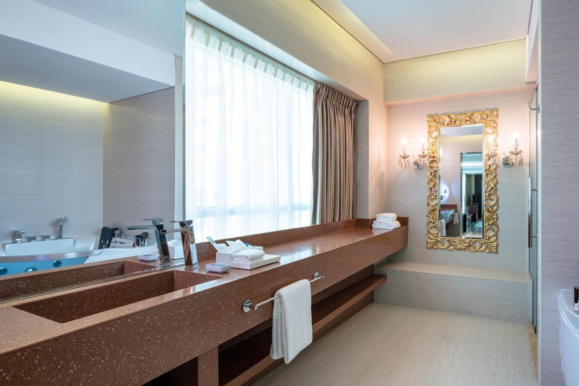 Four Points By Sheraton Šardžá Exteriér fotografie